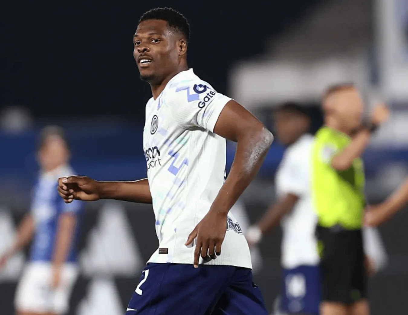 GGBET博彩官网-邓弗里斯本场梅开二度，对抗13胜7，3解围2次被犯规